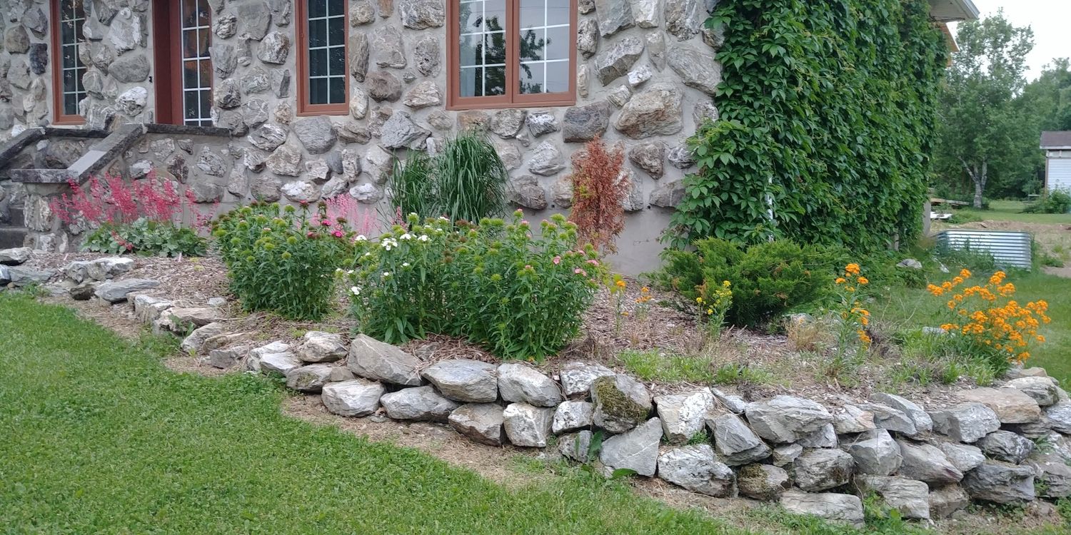 Flower bed from a Landscaping project near Quebec City - Levis by AgroME-Consultant