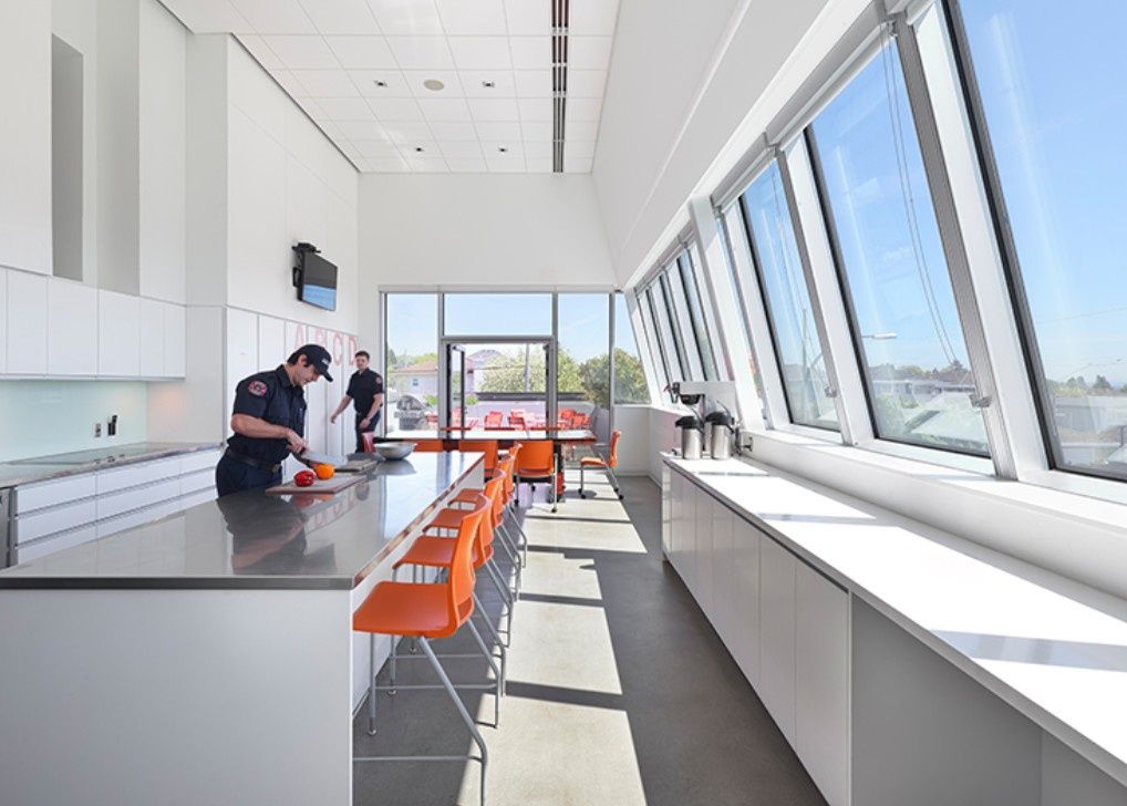 Cocina de un proyecto de tipo Auditoría energética cerca de Montreal (Gran Montreal) por Integral Group