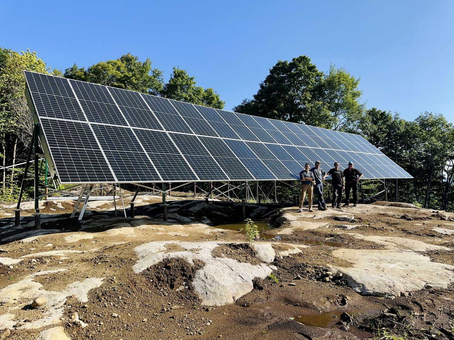 Building mechanicals from a Photovoltaic Solar Panels project near Saint-Jerome (Laurentides) by Alternative Solaire inc.