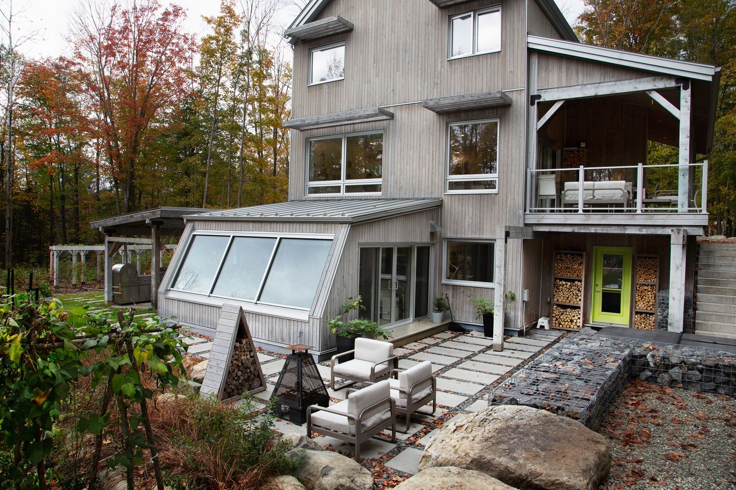 Façade avant d'un projet de Maisons unifamiliales près de Granby/Bromont/Cowansville (Estrie) de ÉcoNovation