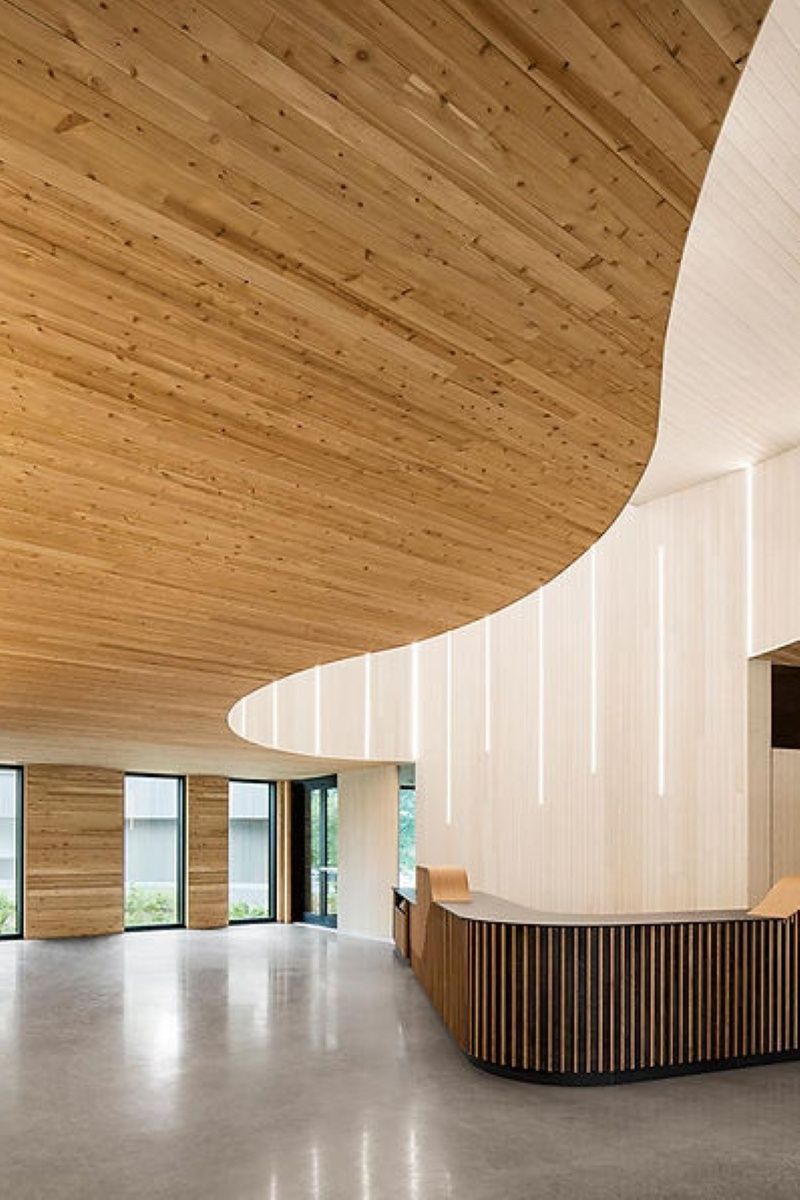 Hall d’entrée d'un projet de Aménagement du territoire rural et régional près de Montréal/Laval/Longueuil (Grand Montréal) de Smith Vigeant Architectes