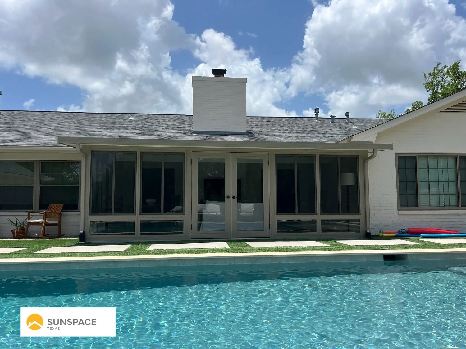  de un proyecto de tipo Muro divisorio exterior cerca de College Station - Bryan por Sunspace Texas