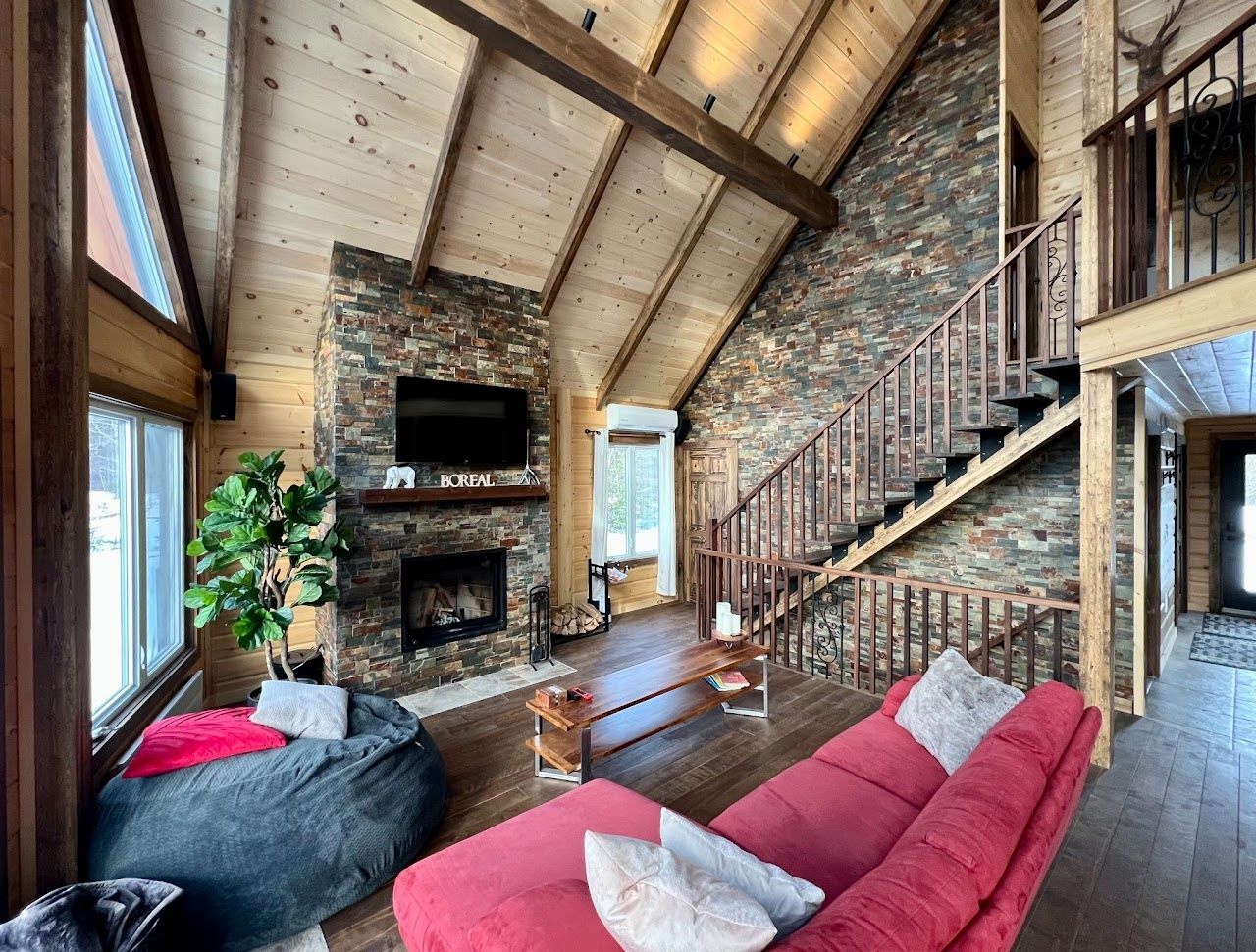 Salon d'un projet de Maisons usinées et modulaires près de Joliette (Lanaudière) de Construction Youri Durand inc.