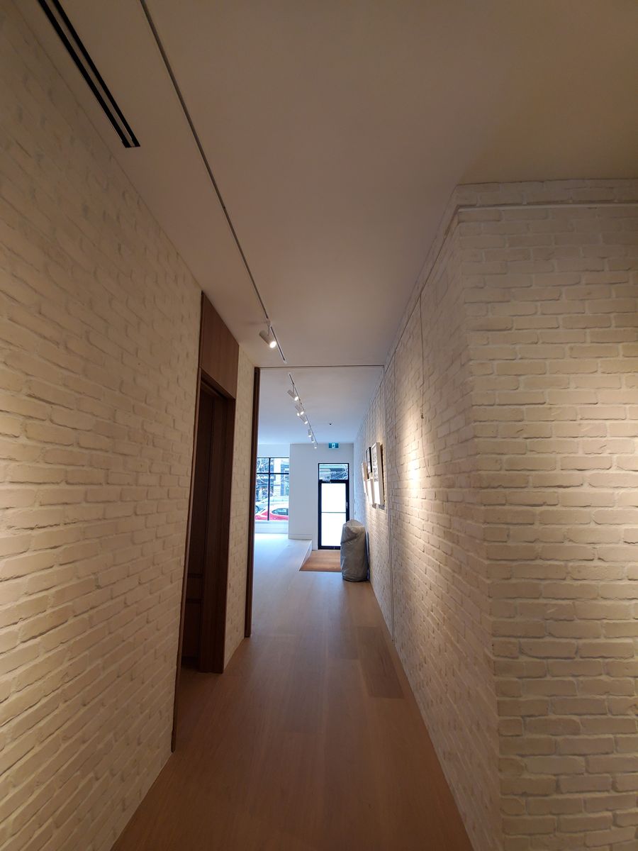 Hall from a Lime finish project near Montreal (Greater Montreal) by Distribution Tockay inc.