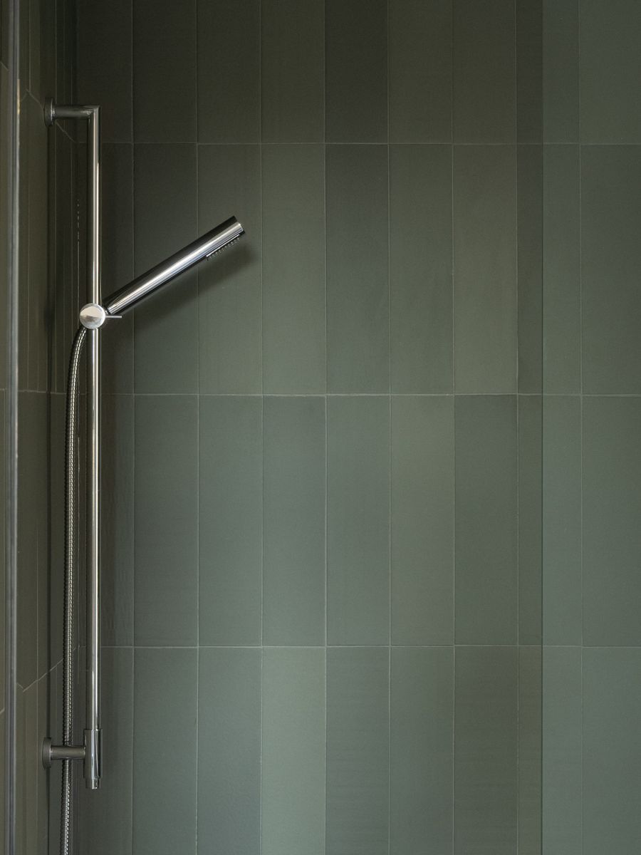 Bathroom from a Tiny Houses project near Saint-Jerome (Laurentides) by Atelier L'Abri