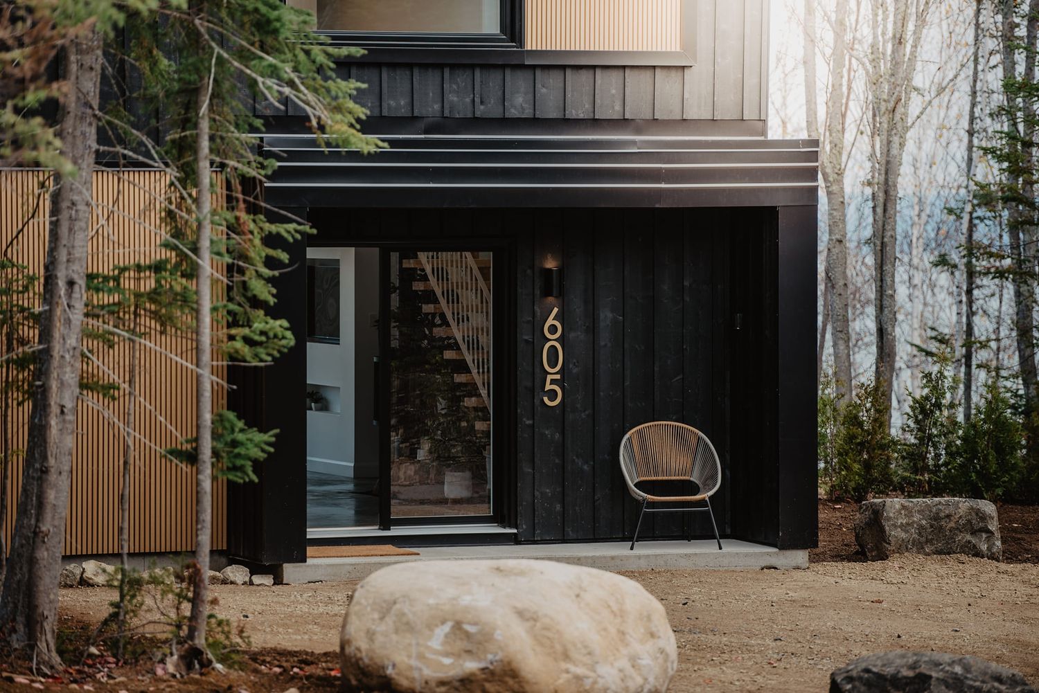Porch from a Exterior siding and cladding project near Quebec City - Levis by Groupe SIDEX Inc.