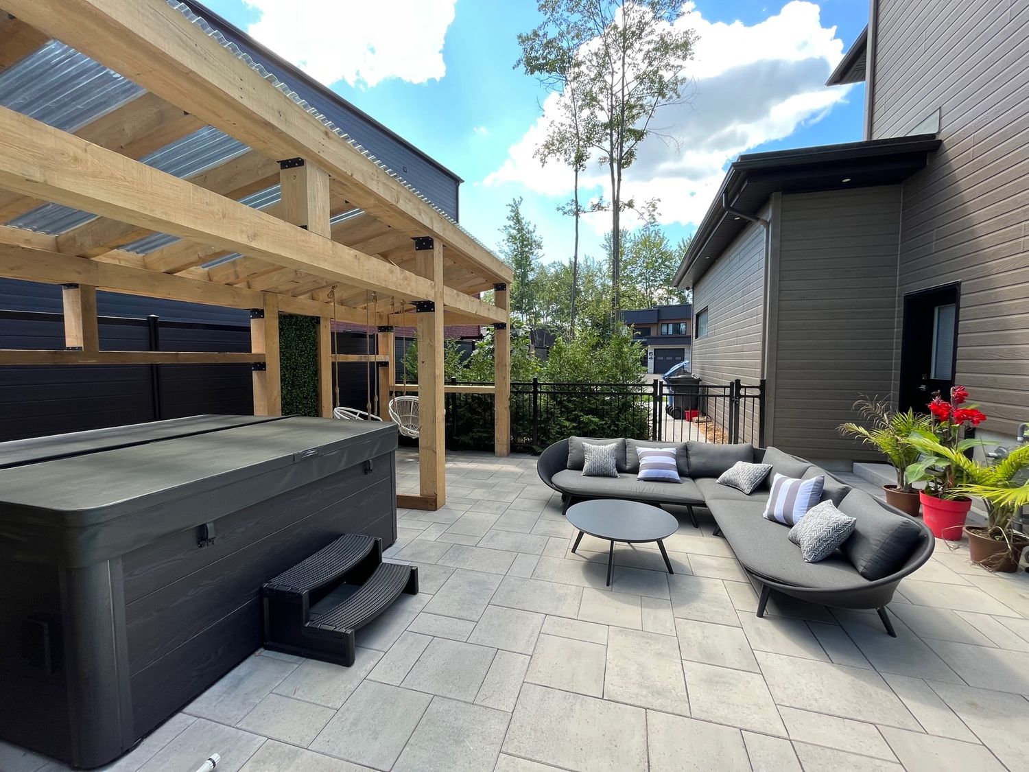 Patio & Pergola from a Single family homes project near Saint-Jerome (Laurentides) by cwn construction inc.