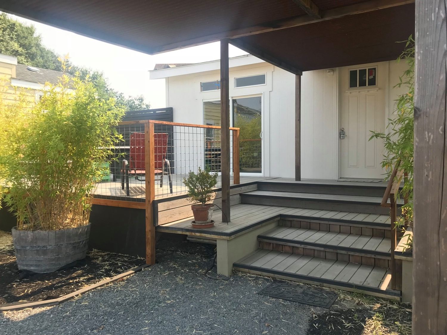 Porche et entrée d'un projet de Unités d'habitation accessoires (UHA) près de Bakersfield de Sonoma Manufactured Homes