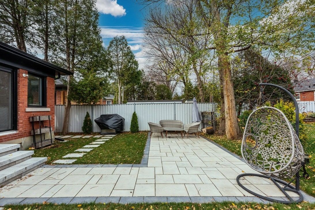 Patio & Pergola from a Single family homes project near Montreal (Greater Montreal) by psb