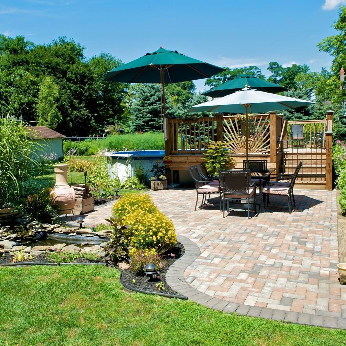 Patio y pérgola de un proyecto de tipo Patios, pérgolas y gazebos cerca de Seattle - Tacoma - Olympia por Aden Landscaping