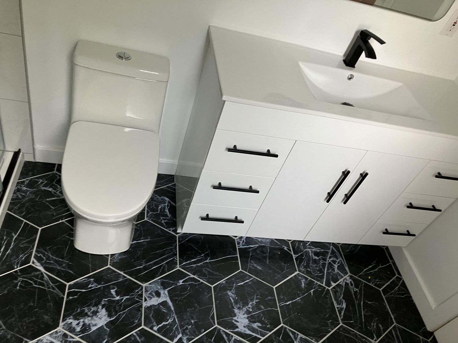 Salle de bain d'un projet de Maisons unifamiliales près de Montréal/Laval/Longueuil (Grand Montréal) de Les Entreprises EO Inc.