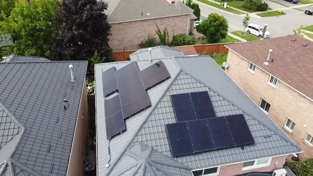  d'un projet de Panneaux solaires photovoltaïques près de Toronto (Grand Toronto) de Radiant Solar Energy Group