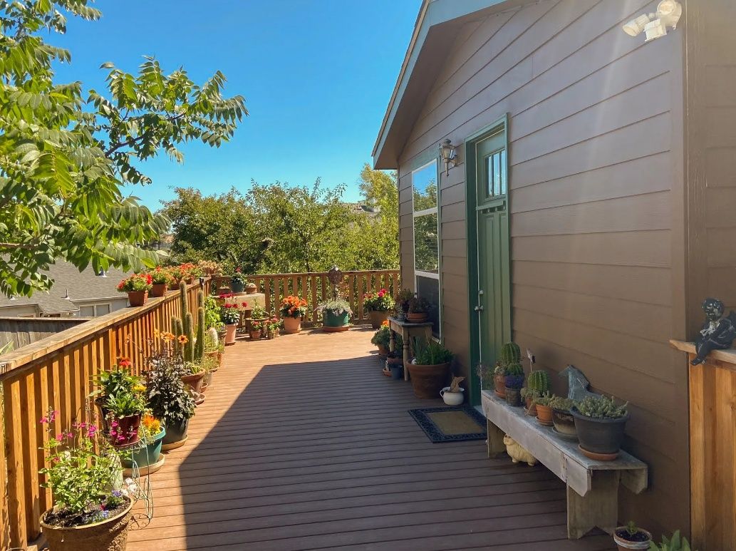 Deck & Balcony from a Accessory Dwelling Units (ADUs) project near San Francisco Bay by Sonoma Manufactured Homes