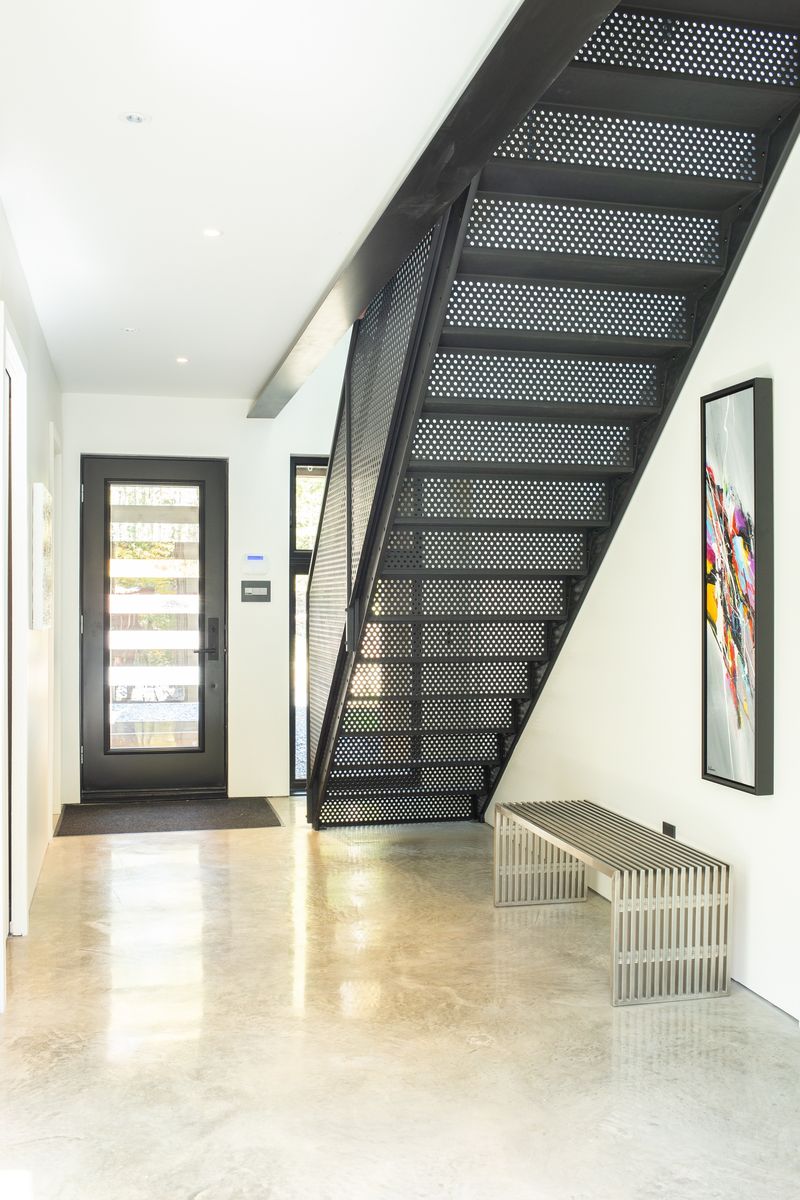 Entry Hall from a Single family homes project near Sherbrooke (Estrie) by UrbanEco Construction