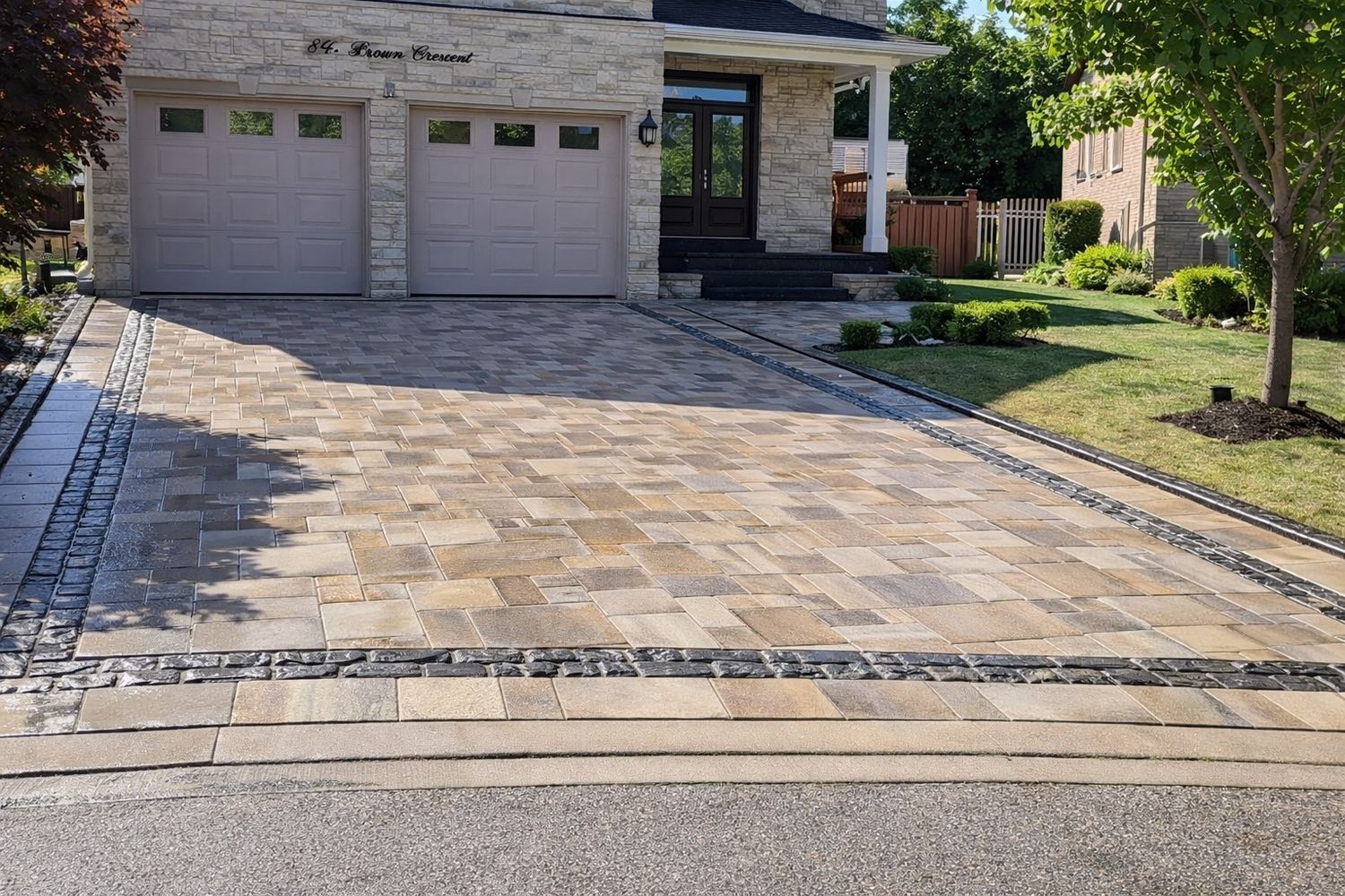  de un proyecto de tipo Entradas a patios y áreas de estacionamiento cerca de Toronto (Área metropolitana de Toronto) por Pinnacle Stone And Design