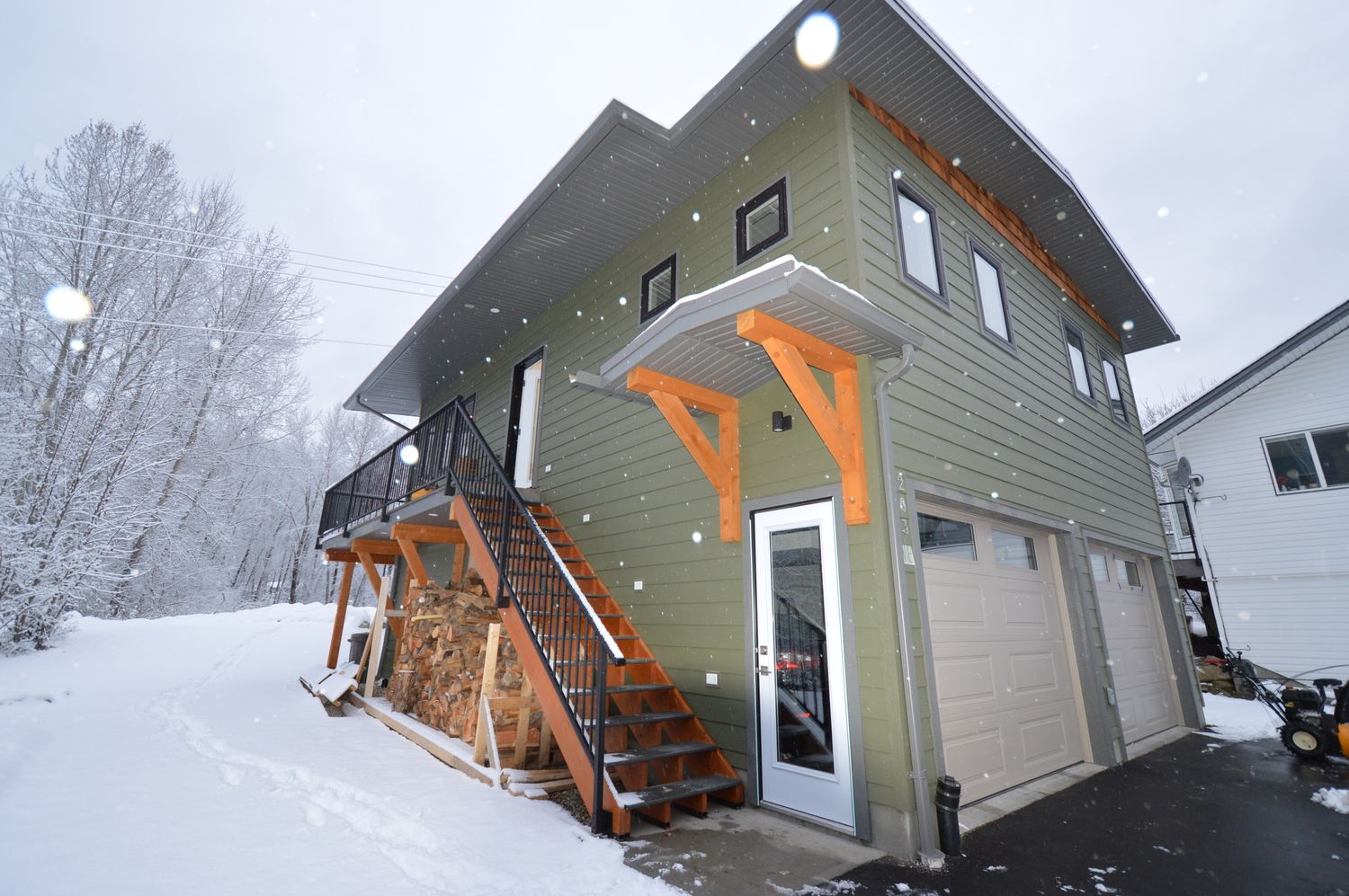 House Exterior from a Single family homes project near Kelowna - Okanagan by Hemlock homes