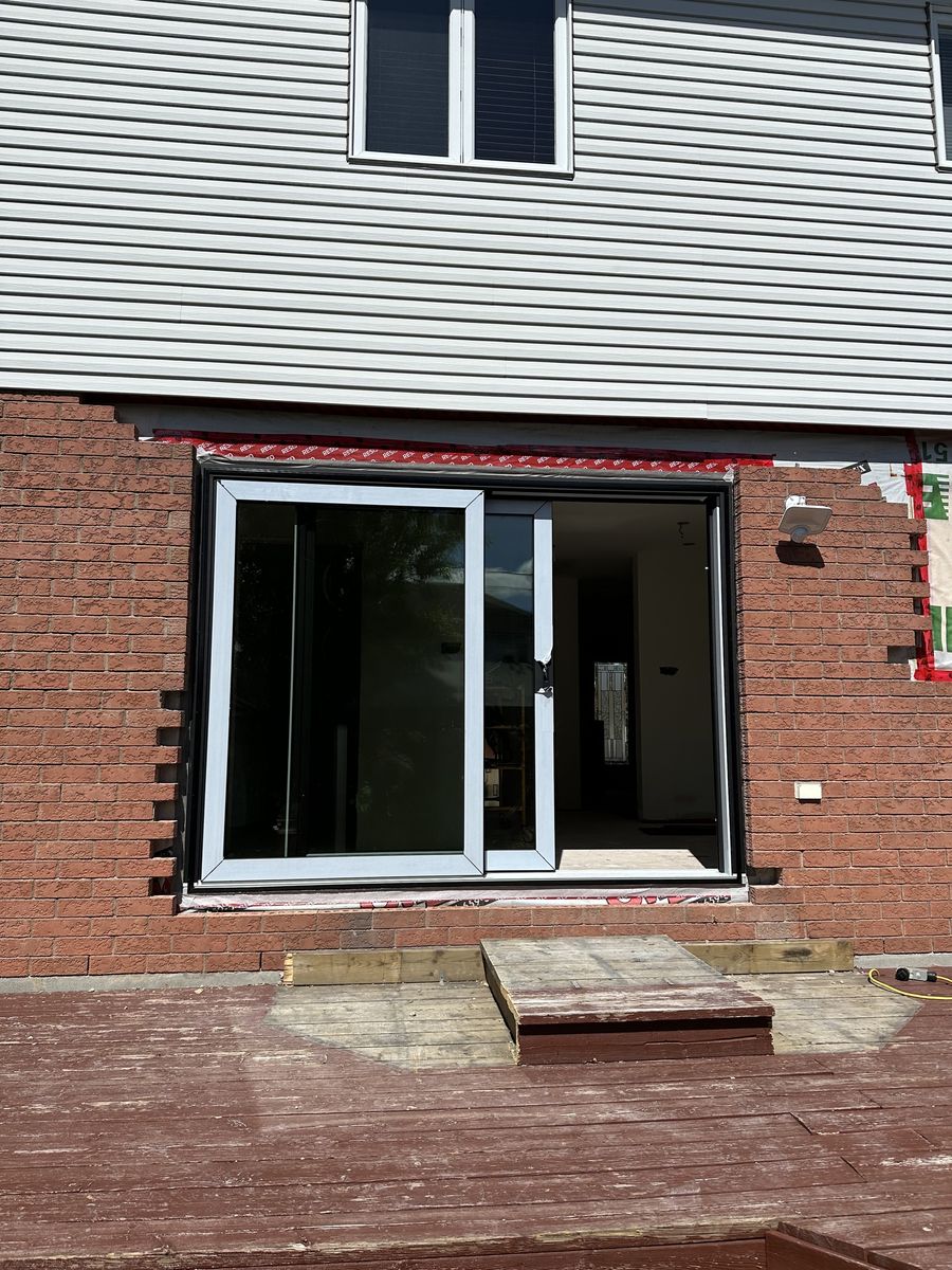 Travaux - Extérieur d'un projet de Maisons unifamiliales près de Montréal/Laval/Longueuil (Grand Montréal) de Retrofit Construction