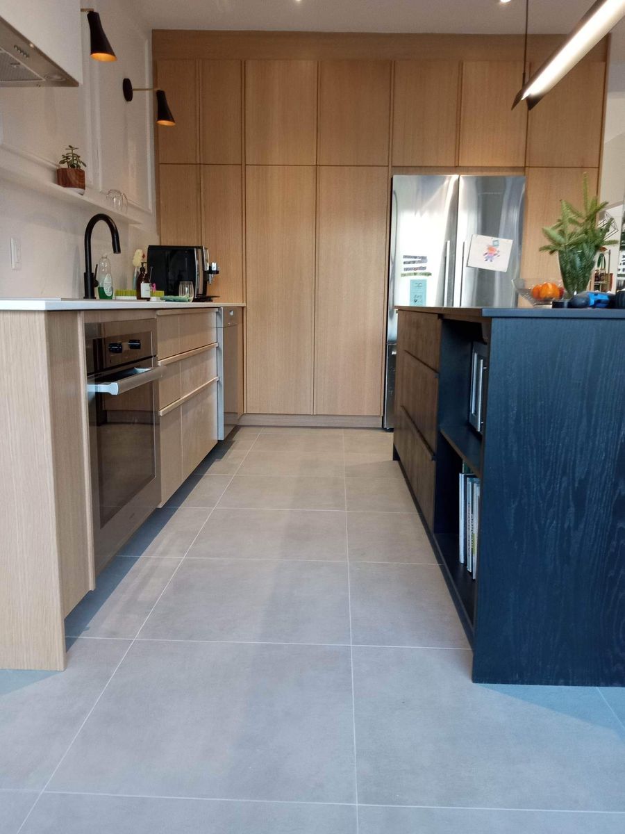 Cuisine d'un projet de Armoires de cuisine près de Montréal/Laval/Longueuil (Grand Montréal) de MATPEL ébénisterie écologique inc.