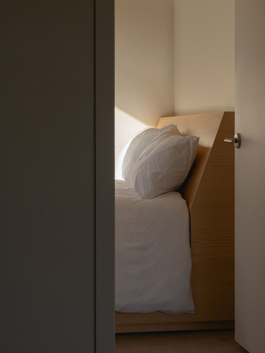 Dormitorio de un proyecto de tipo Mini casas cerca de Saint-Jérôme (Laurentides) por Atelier L'Abri