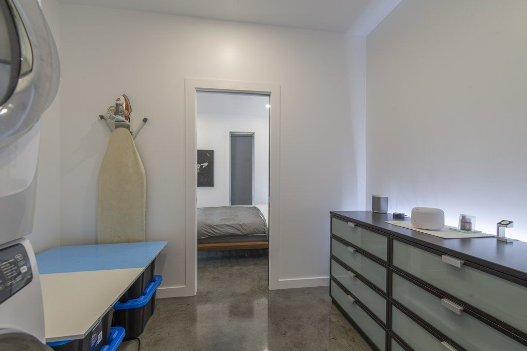 Walk-in et rangement d'un projet de Modélisations et rendus 3D près de Ottawa de Architectura EcoConcepts