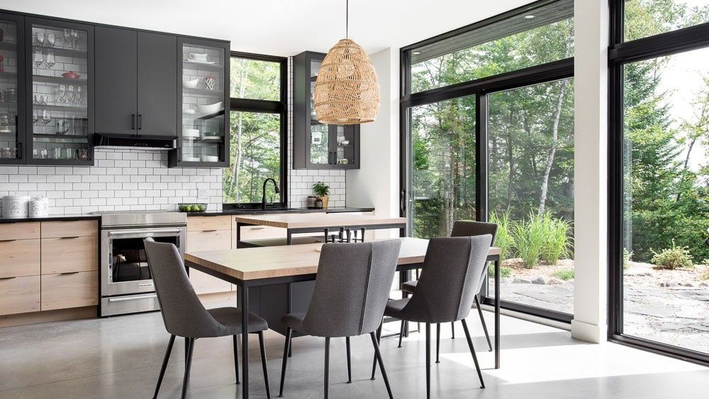 Dining Room from a Single family homes project near Saint-Jerome (Laurentides) by Écohabitations boréales