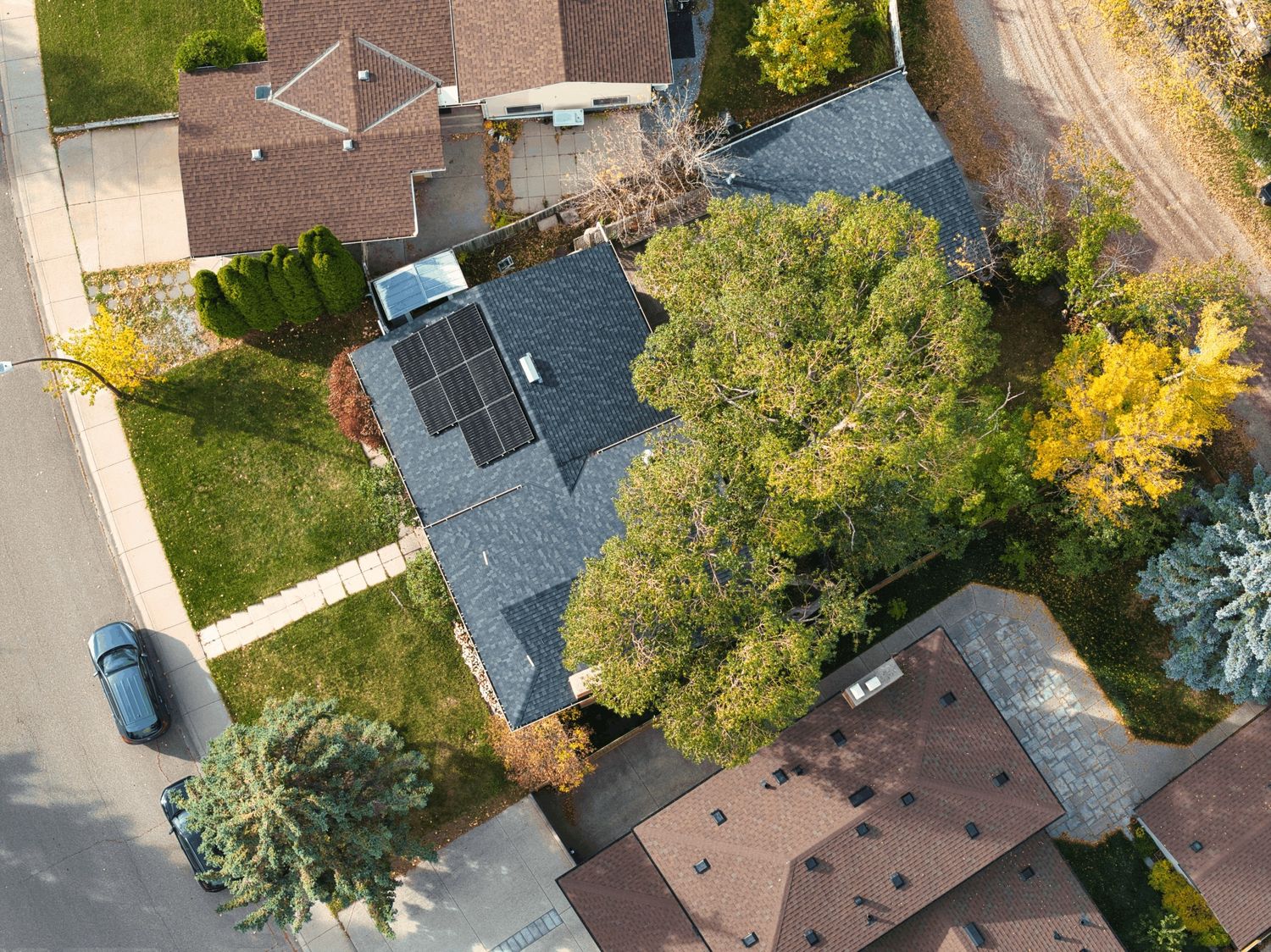  d'un projet de Panneaux solaires photovoltaïques près de Calgary de Firefly Solar Inc.