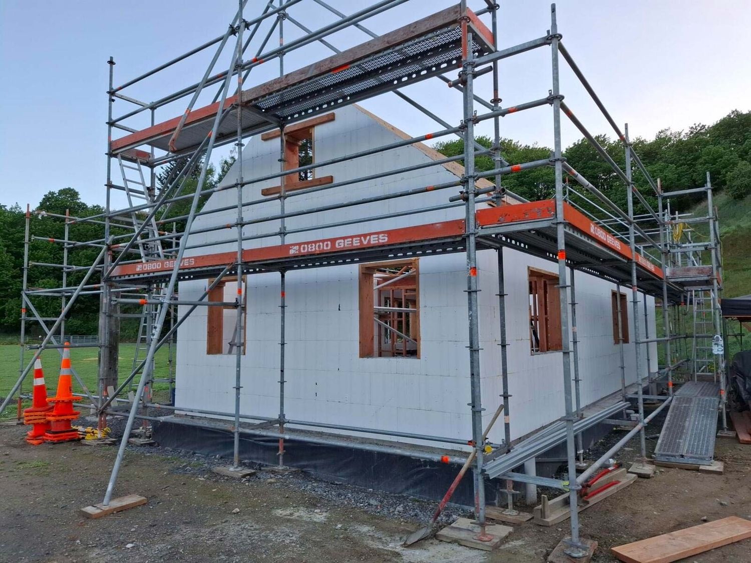  d'un projet de Maisons unifamiliales près de Auckland de Geeves Scaffolding Ltd