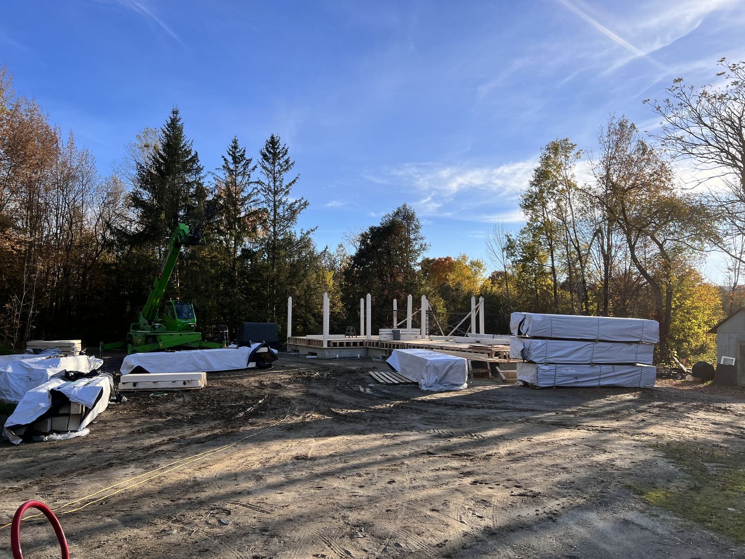 Wall Construction from a Solid wood frames project near Sherbrooke (Estrie) by Construction Latulippe