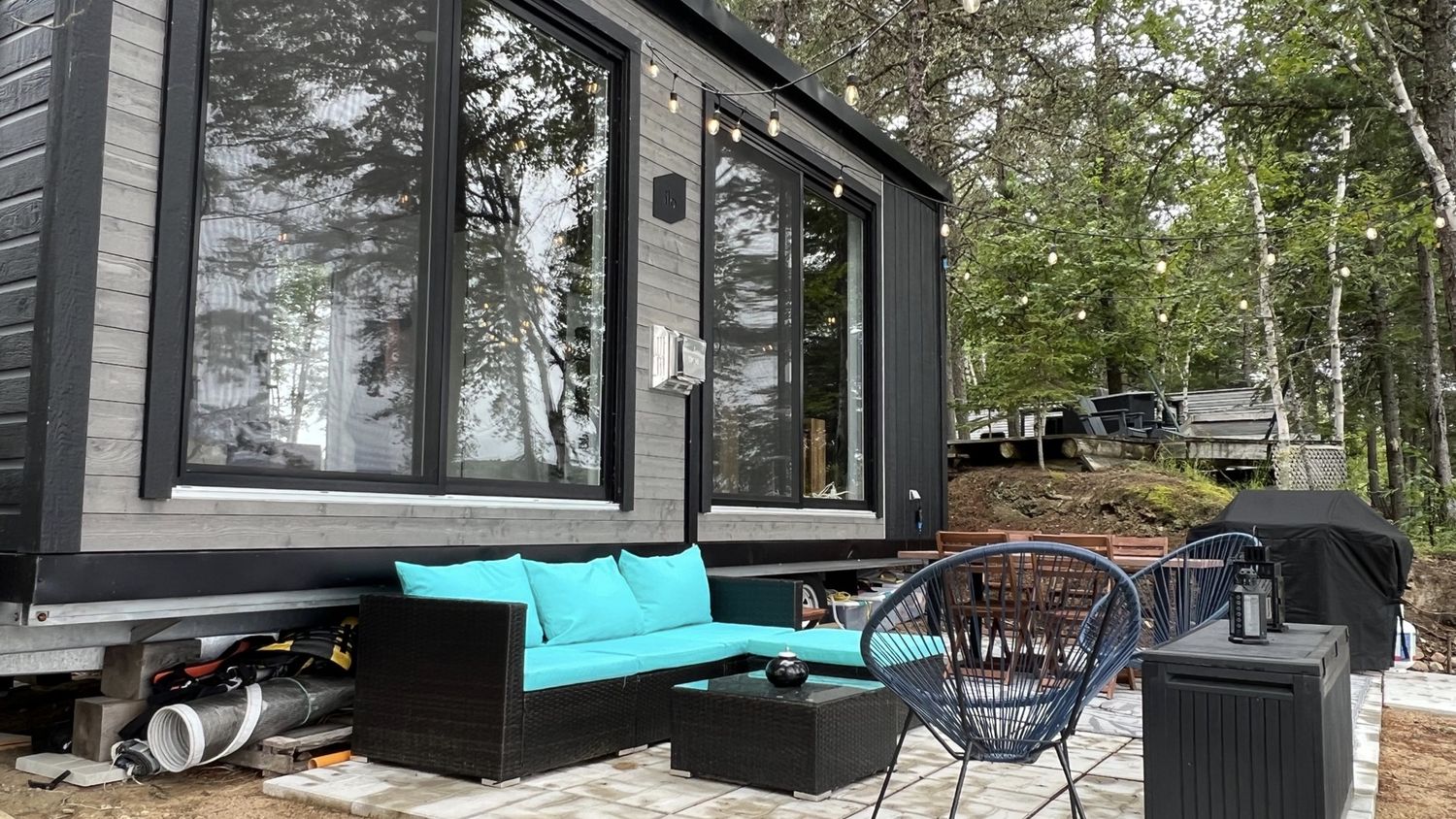 Patio & Pergola from a Tiny Houses project near Montreal (Greater Montreal) by Ilo Tiny Homes