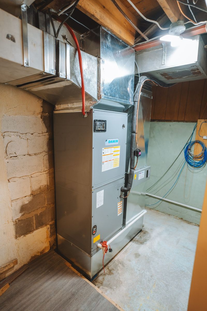 Mécanique du bâtiment d'un projet de Système de chauffage près de Montréal/Laval/Longueuil (Grand Montréal) de Les Industries Perform Air