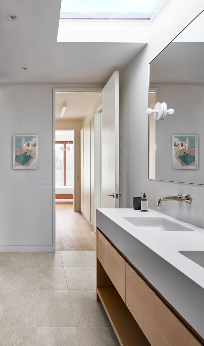 Bathroom from a Home extensions project near Toronto (Greater Toronto) by Dubbeldam Architecture + Design
