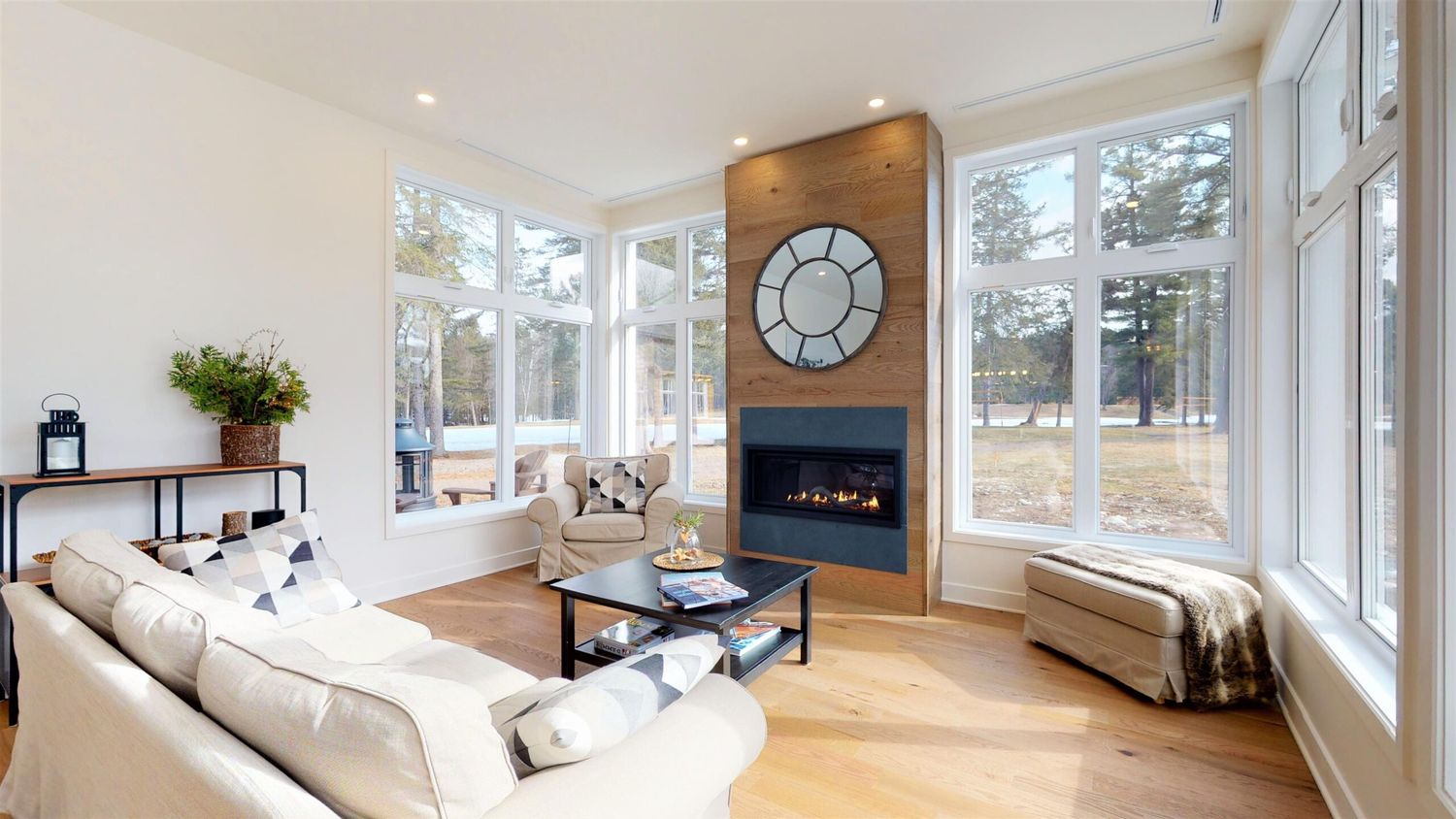 Sala de un proyecto de tipo Desarrollos inmobiliarios cerca de Saint-Jérôme (Laurentides) por Tessar constructions