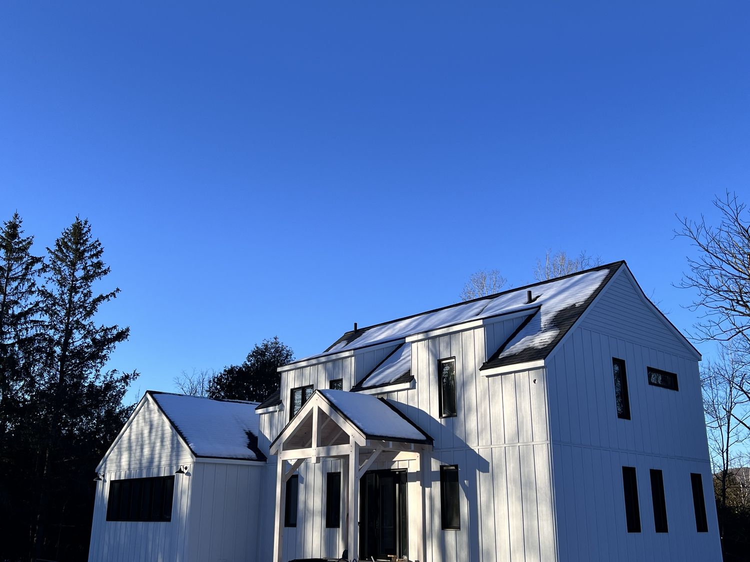 House Exterior from a Solid wood frames project near Sherbrooke (Estrie) by Construction Latulippe