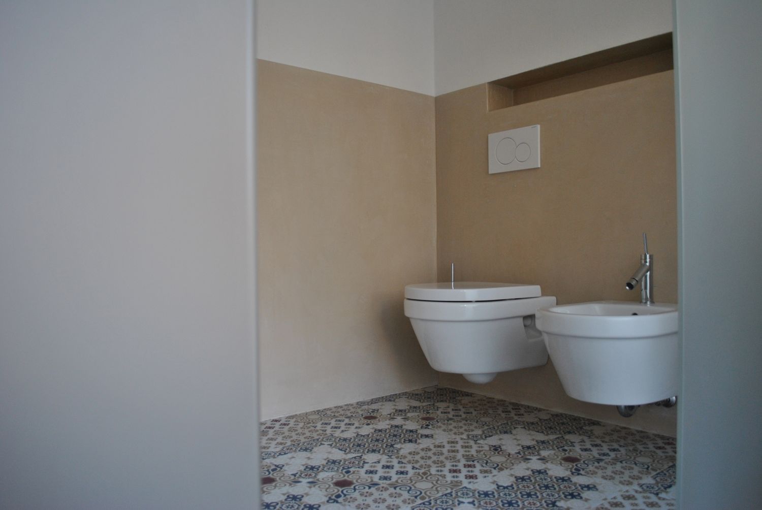 Bathroom from a Natural plasters project near Montreal (Greater Montreal) by Distribution Tockay inc.