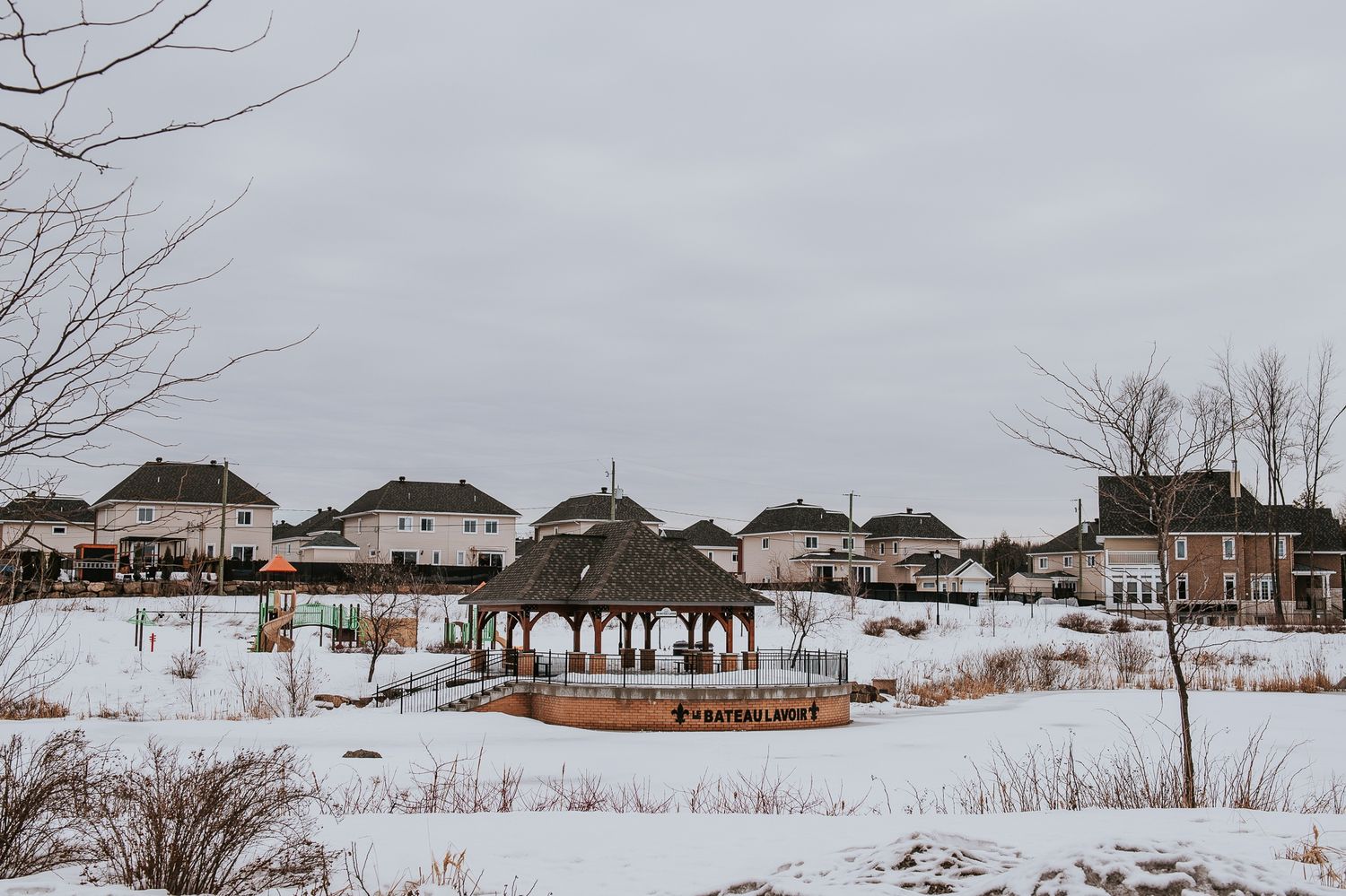 Vista aérea de un proyecto de tipo Desarrollos inmobiliarios cerca de Saint-Jérôme (Laurentides) por TRÉMÄ