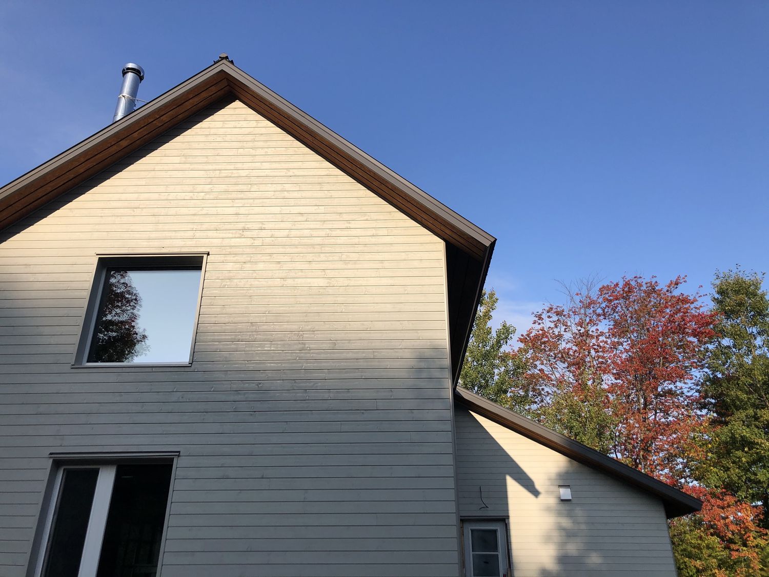 Exterior Finishes from a Single family homes project  by Rocket Construction