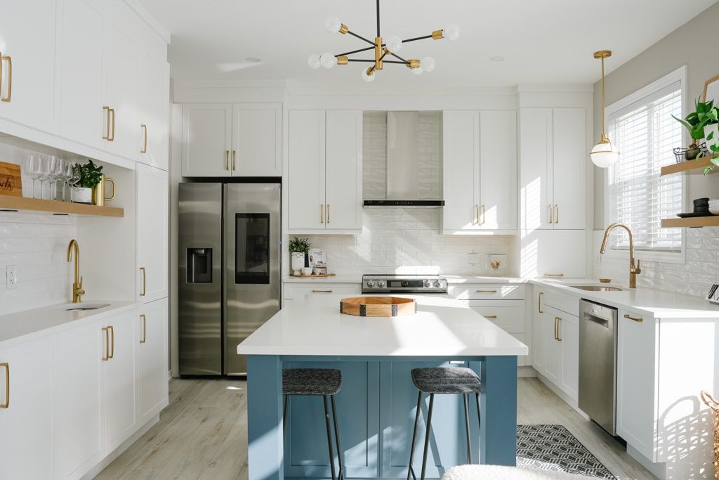 Kitchen from a Kitchens project near Ottawa by ZenTree Construction
