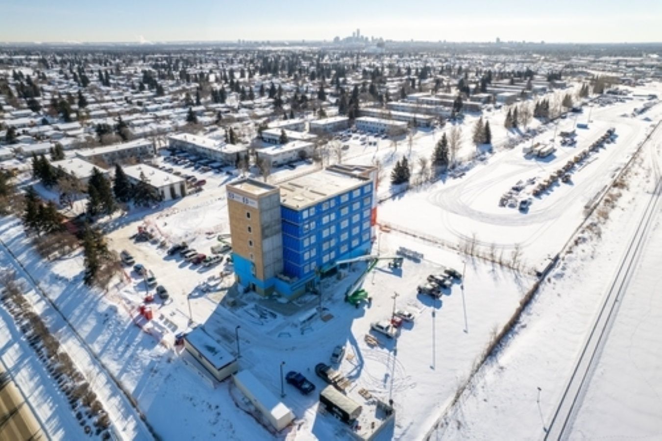 Travaux - Extérieur d'un projet de Maisons usinées et modulaires près de Calgary de Northgate Industries Ltd.