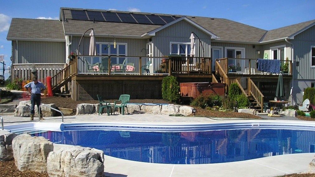  d'un projet de Chauffe-piscine solaires près de Kingston de Quantum Renewable Energy Inc