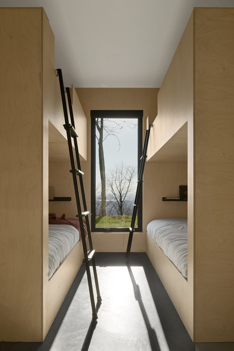 Dormitorio infantil de un proyecto de tipo Viviendas unifamiliares cerca de Granby - Bromont - Cowansville por Écorce architecture écologique