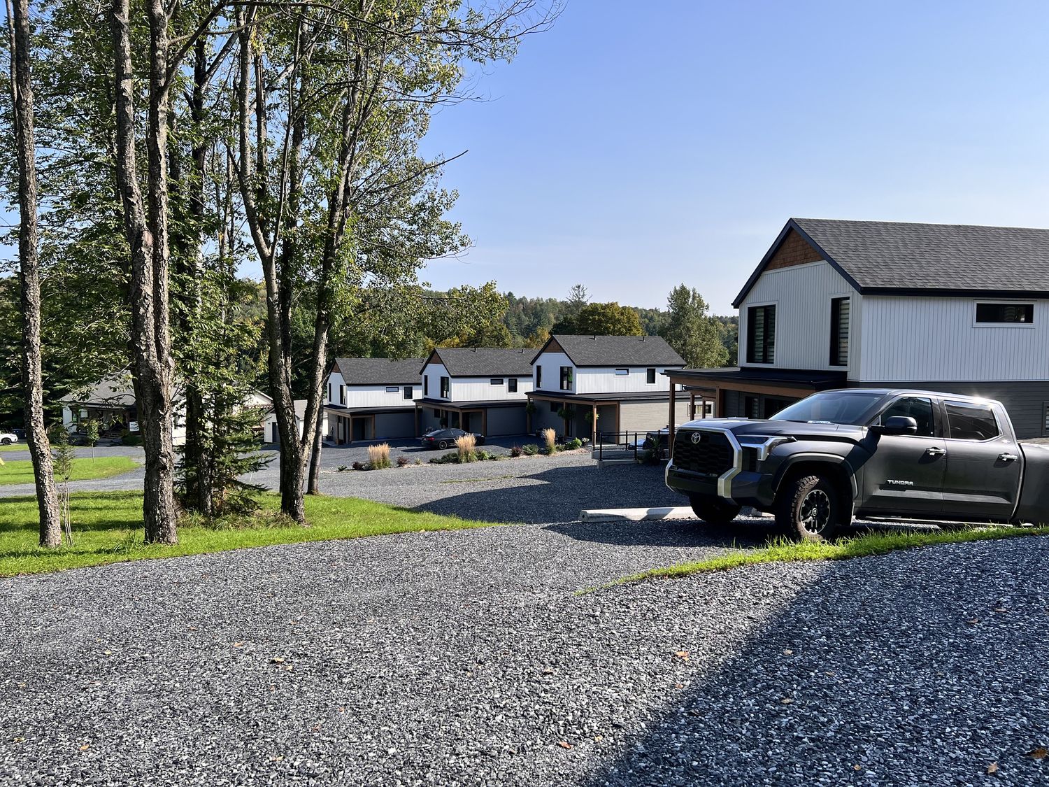 Patio trasero de un proyecto de tipo Condominios, apartamentos cerca de Sherbrooke (Estrie) por Construction Latulippe