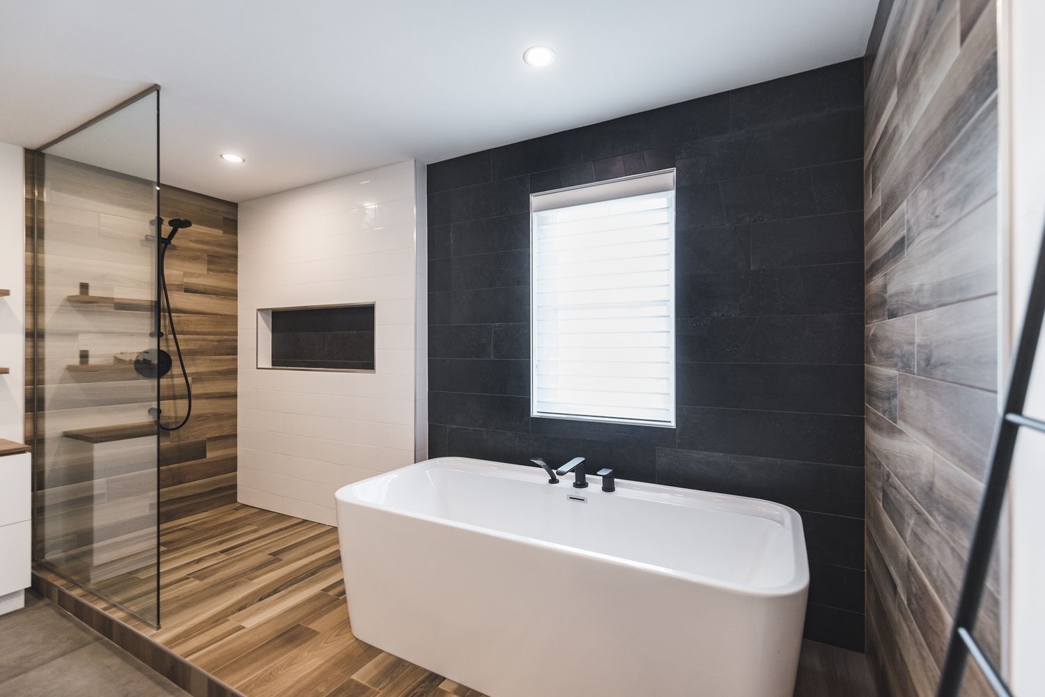 Bathroom from a Interior Design and Layout project near Quebec City - Levis by Claudia Bérubé Designer