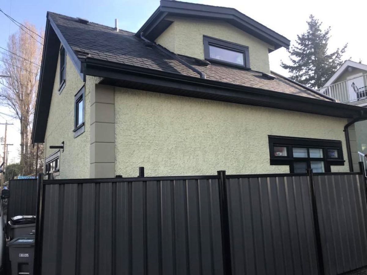 Acabado exterior de un proyecto de tipo Unidades de vivienda accesorias (ADU) cerca de Vancouver (Gran Vancouver) por Nicons Enterprises LTD.