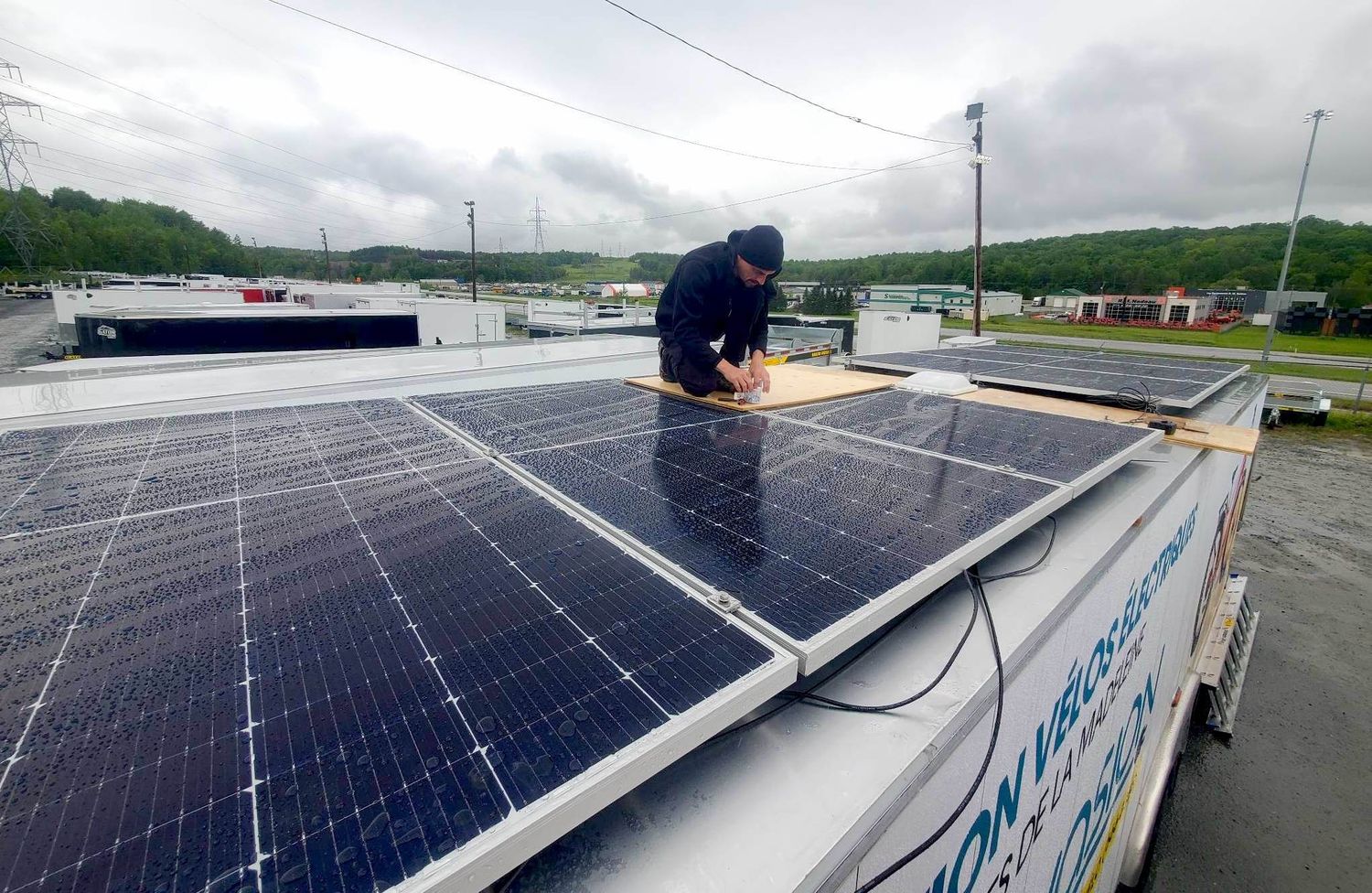 Mécanique du bâtiment d'un projet de Panneaux solaires photovoltaïques près de Gaspésie/Îles-de-la-Madeleine de Alternative Solaire inc.