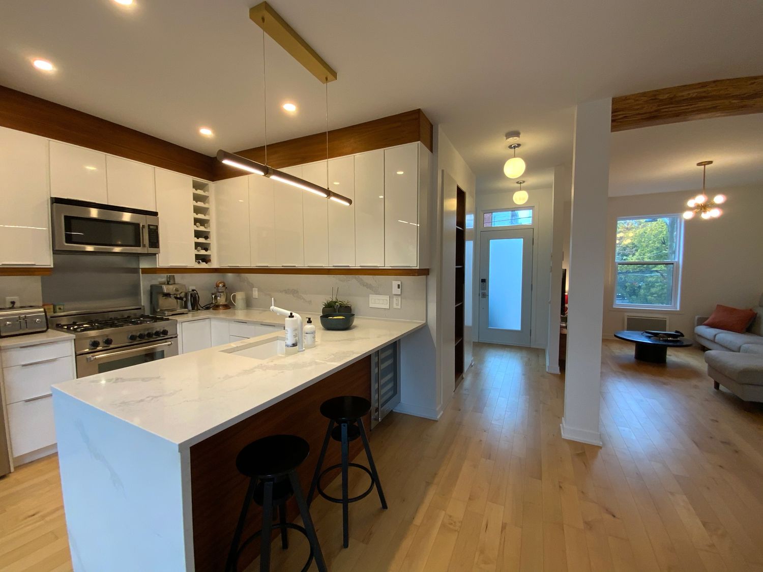 Kitchen from a Home extensions project near Montreal (Greater Montreal) by psb