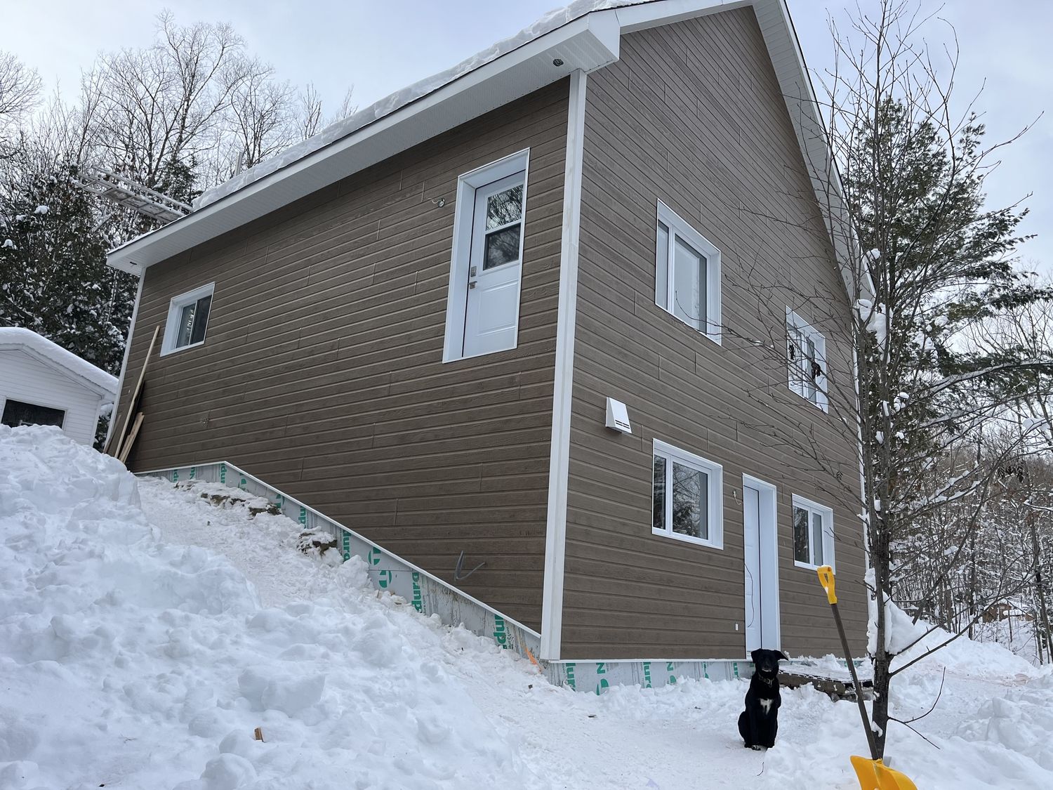Acabado exterior de un proyecto de tipo Viviendas unifamiliares cerca de Gatineau (Outaouais) por Dsconstruction