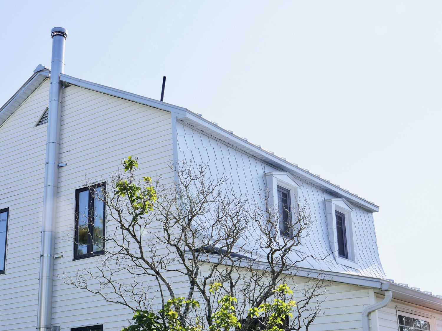 Roofs & Roof Void from a Single family homes project near Rimouski (Bas-Saint-Laurent) by La Couverte Construction Communautaire