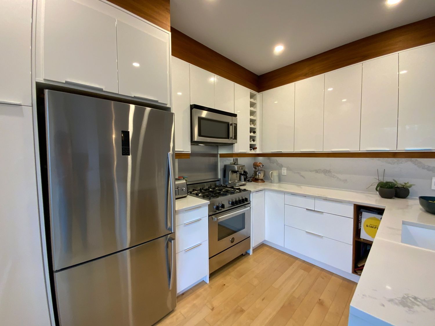 Cocina de un proyecto de tipo Ampliaciones del hogar cerca de Montreal (Gran Montreal) por psb Inc.