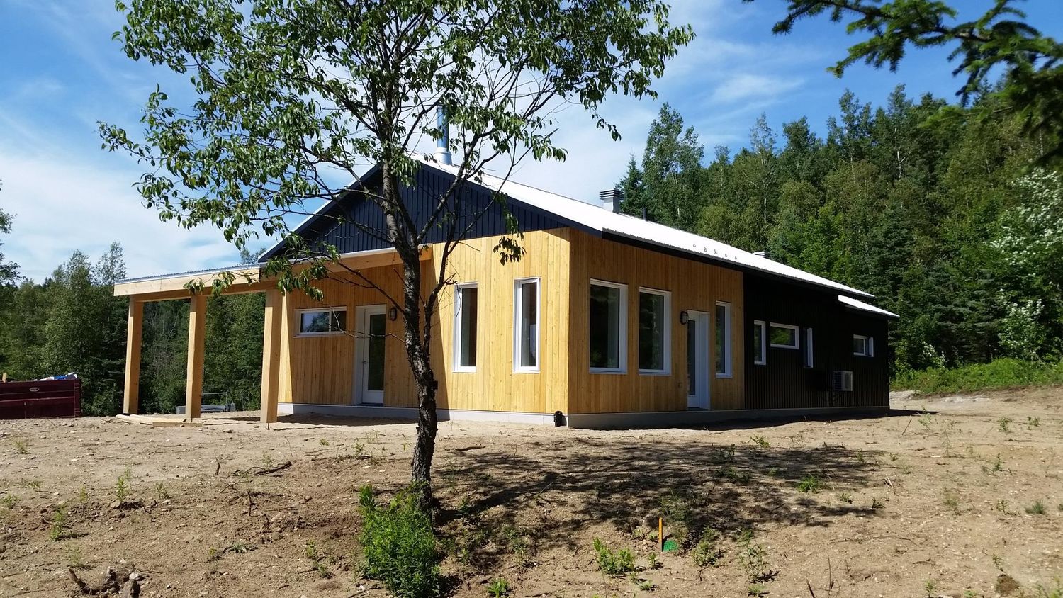 Fachada frontal de un proyecto de tipo Viviendas unifamiliares cerca de Drummondville (Centre-du-Québec) por McClure Construction