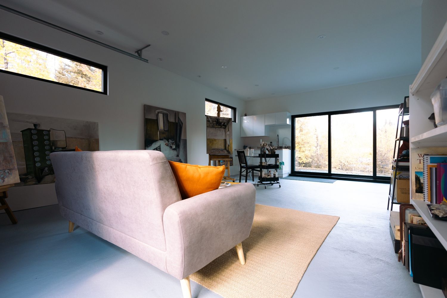 Living Room from a Single family homes project near Saint-Jerome (Laurentides) by Toundra construction
